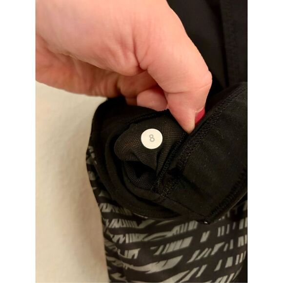 NWOT Lululemon Running In The City Tank Size 8 - Picture 6 of 6